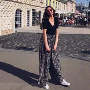 AE Flowy Floral Pants